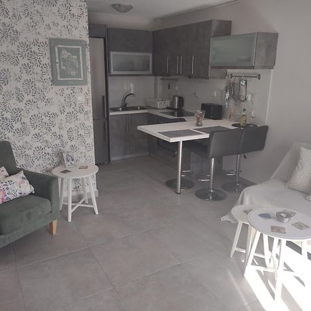 Irida Holiday Apartments Ступа Екстериор снимка